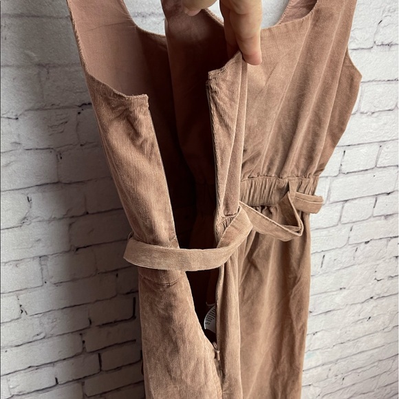 American Eagle Outfitters size medium corduroy jumpsuit - Picture 2 of 7